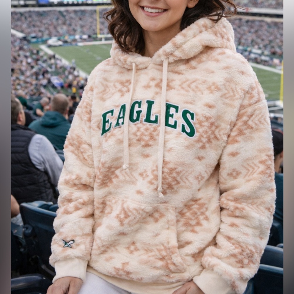 TAILGATE x AMERICAN EAGLE OUTFITTERS Philadelphia Eagles Sherpa Hoodie